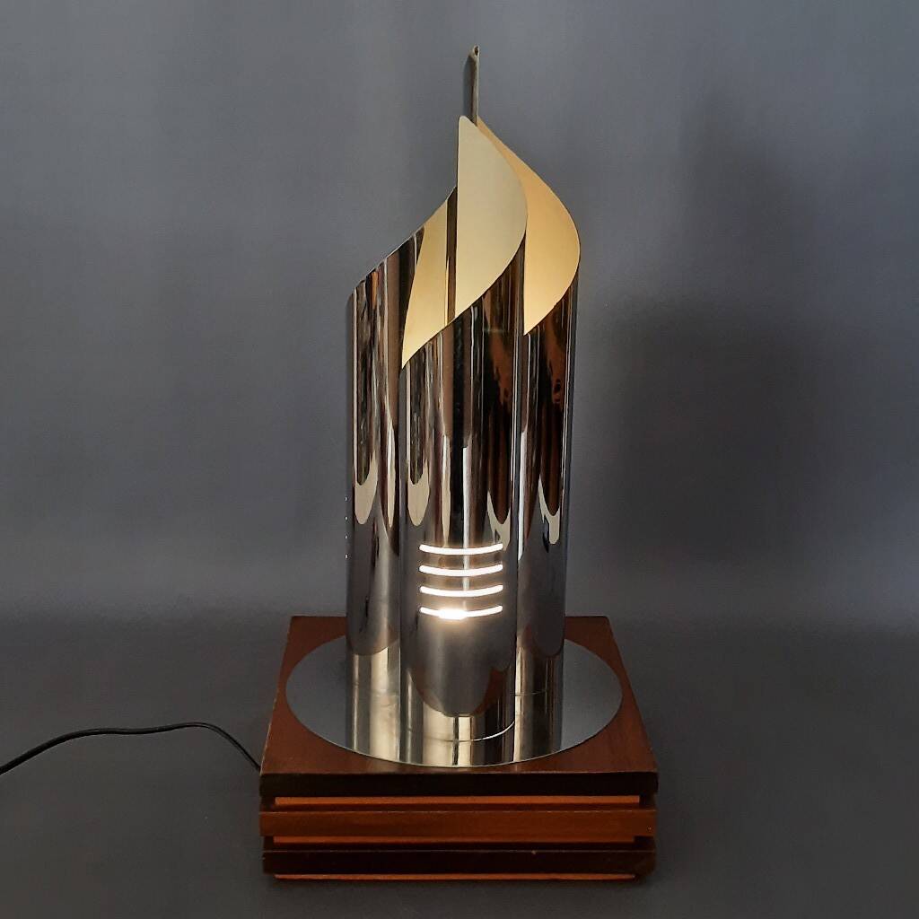 Goffredo Reggiani table lamp, modernist design, chrome metal, wood, 1970.