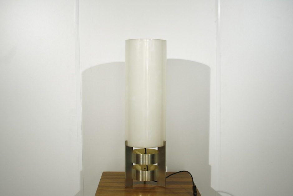 Lampe de table en plexi et métal