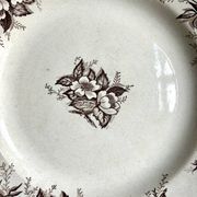 HB&Cie round dish in iron earth