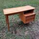 Bureau vintage en chêne clair