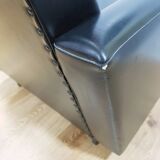 Fauteuil en skaï noir, années 1960