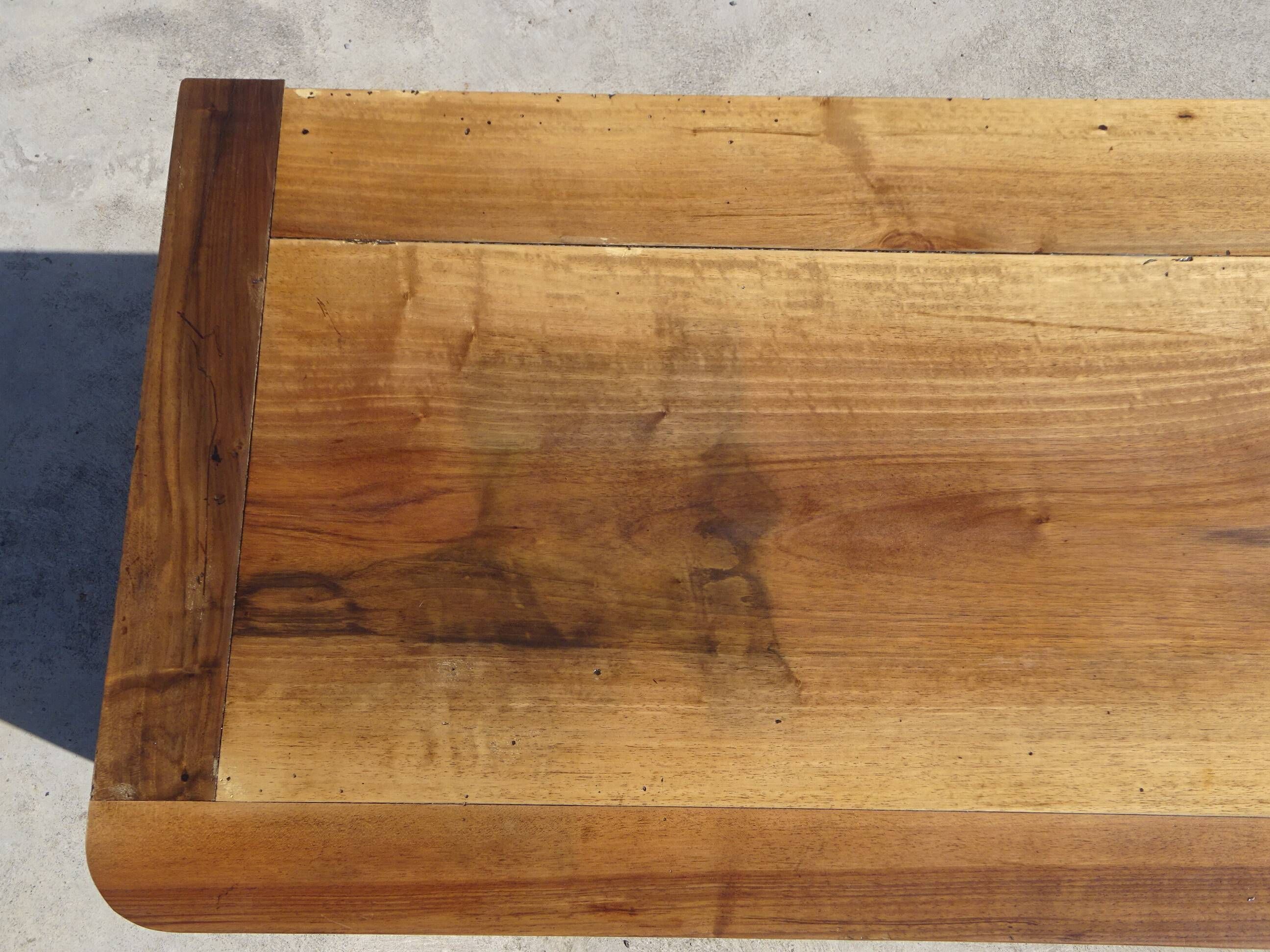 Antique Louis Philippe chest of drawers in solid walnut.