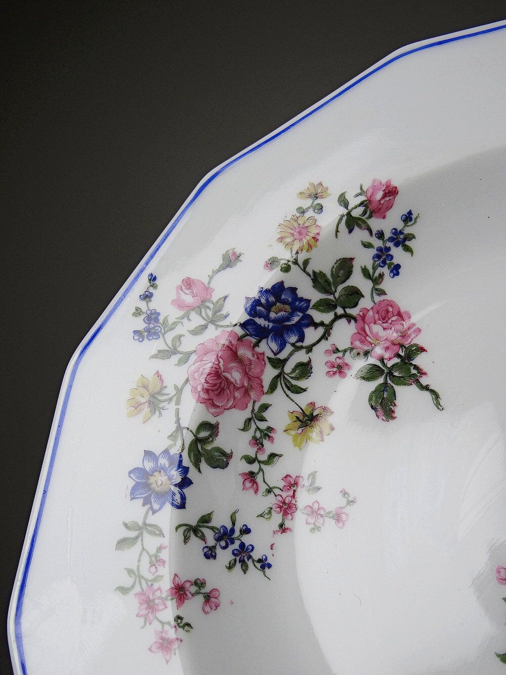 4 deep plates Bernardaud Limoges porcelain with floral decoration from the 1920s to 1950s.