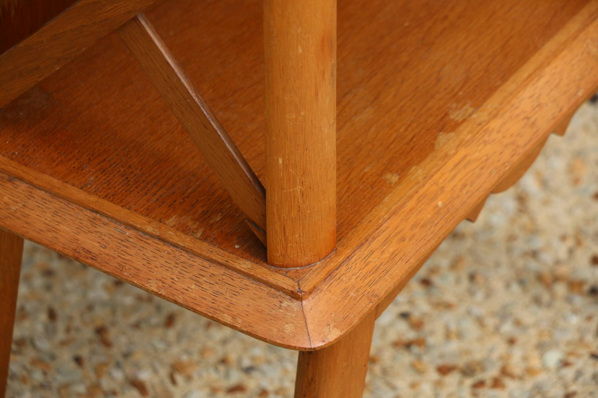 Crossed lattice bedside table veneered in oak