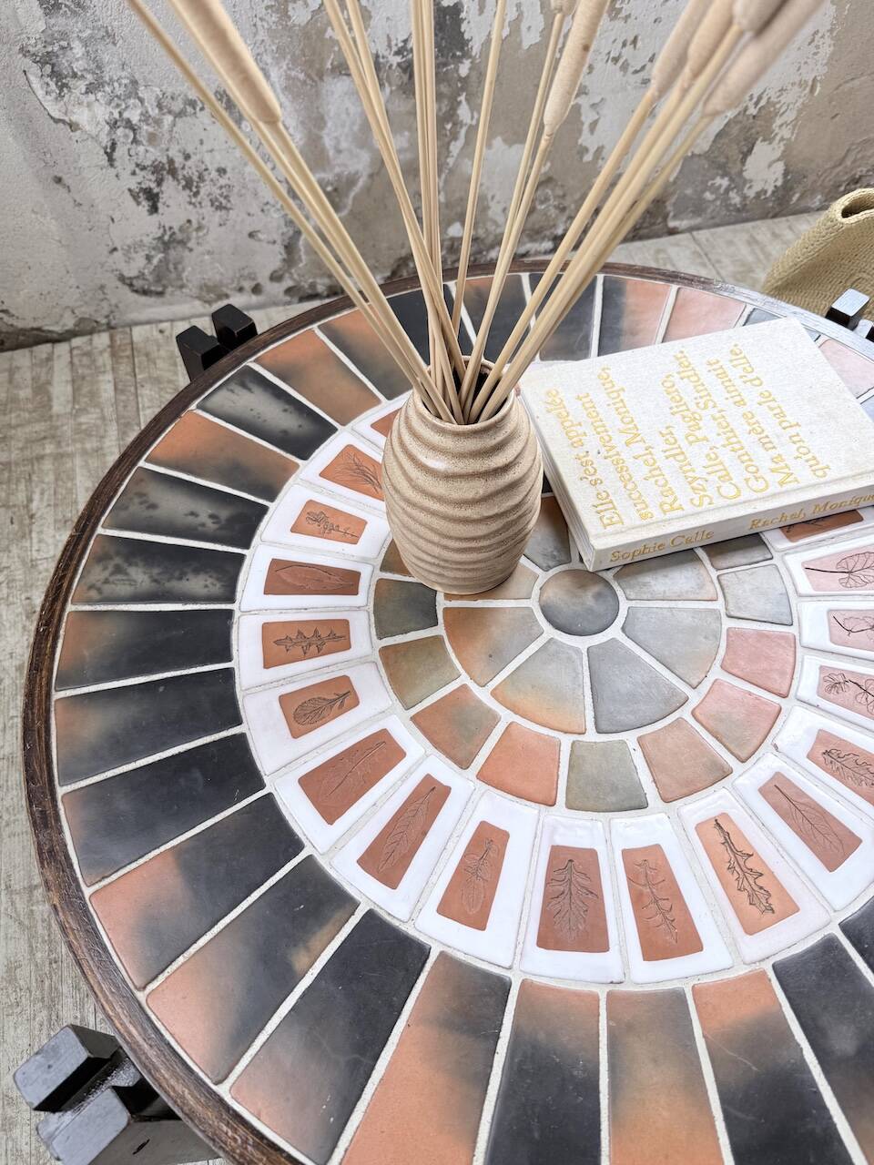 Round coffee table Roger Capron herbarium terracotta