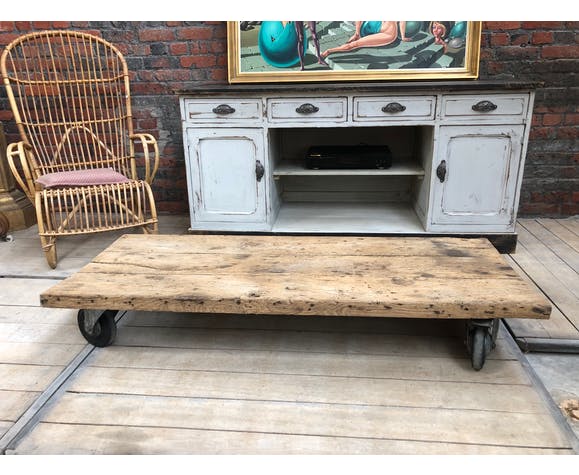 Craft furniture in patinated oak