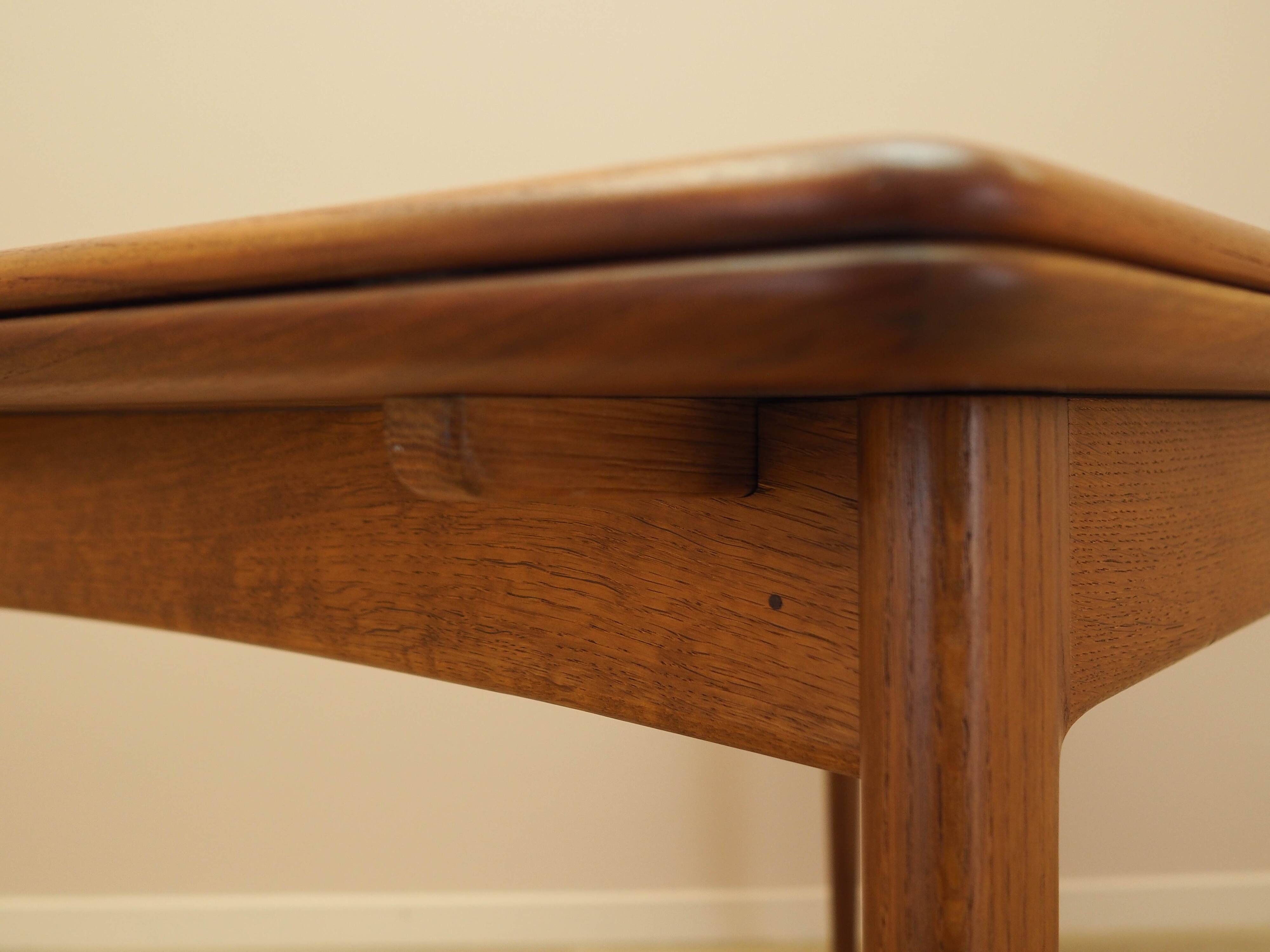 Table en teck, design danois, années 1970, fabriquée au Danemark