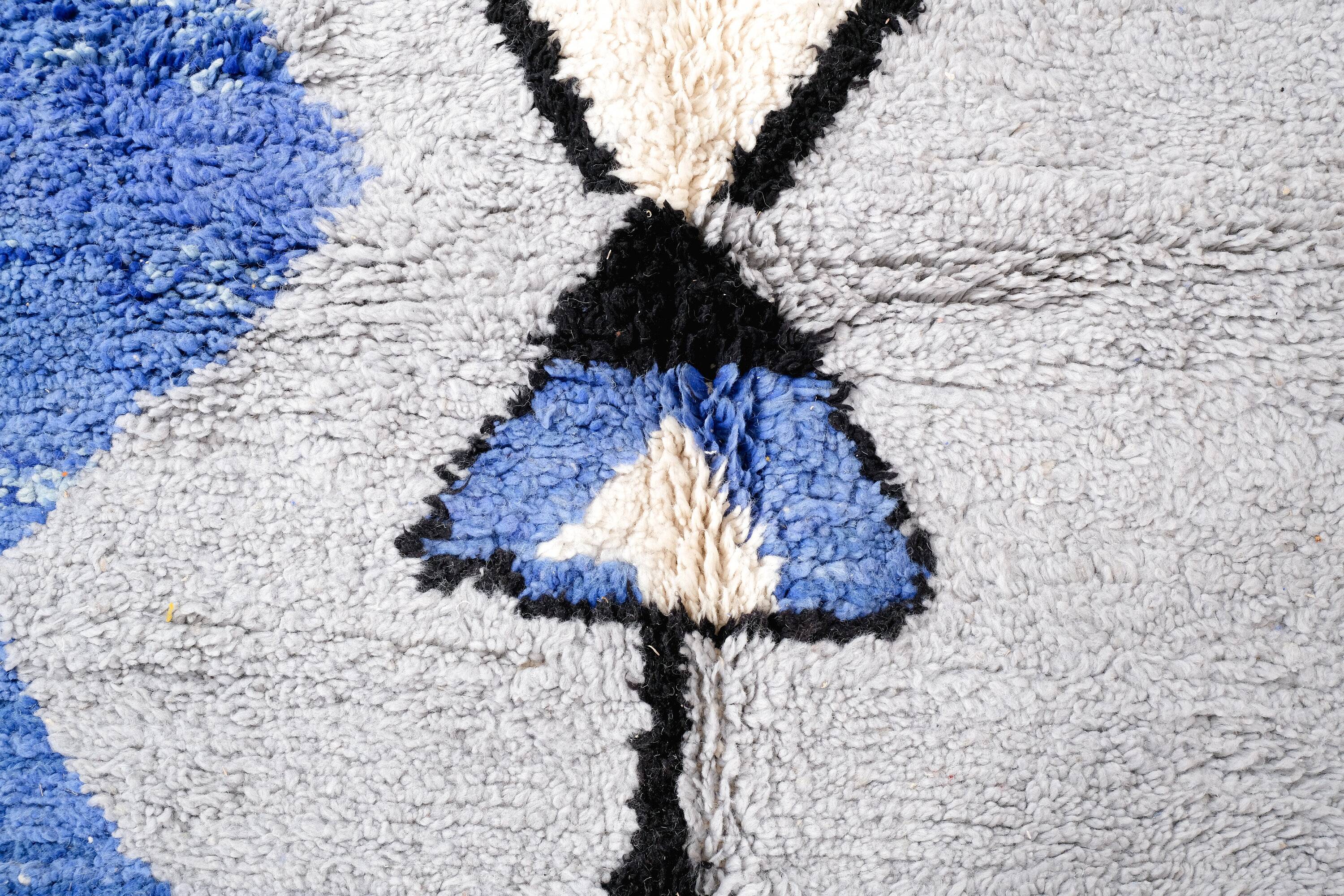 Handmade traditional carpet 250cm x 150cm Moroccan