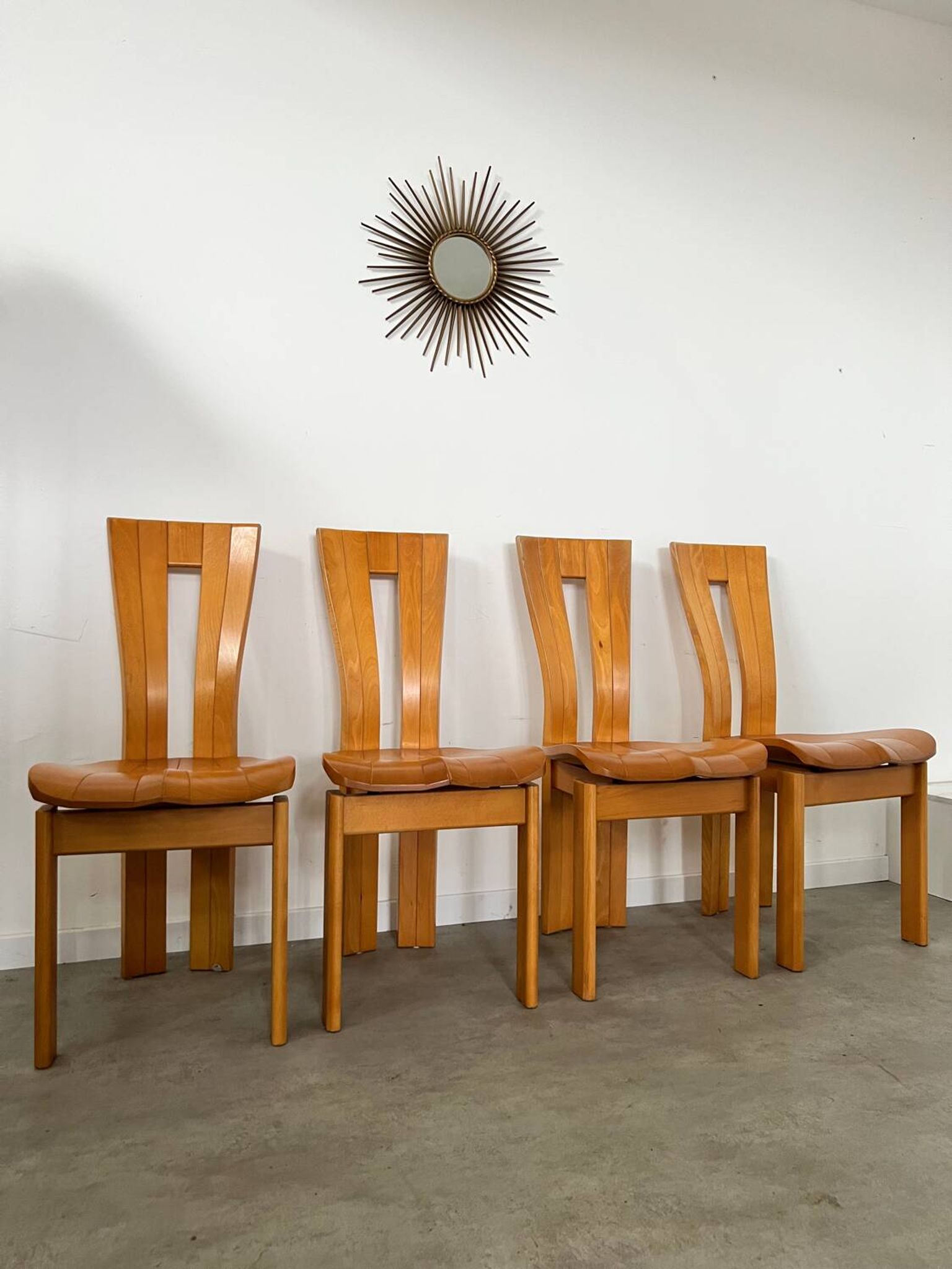4 old French design solid elm chairs from the 70s vintage