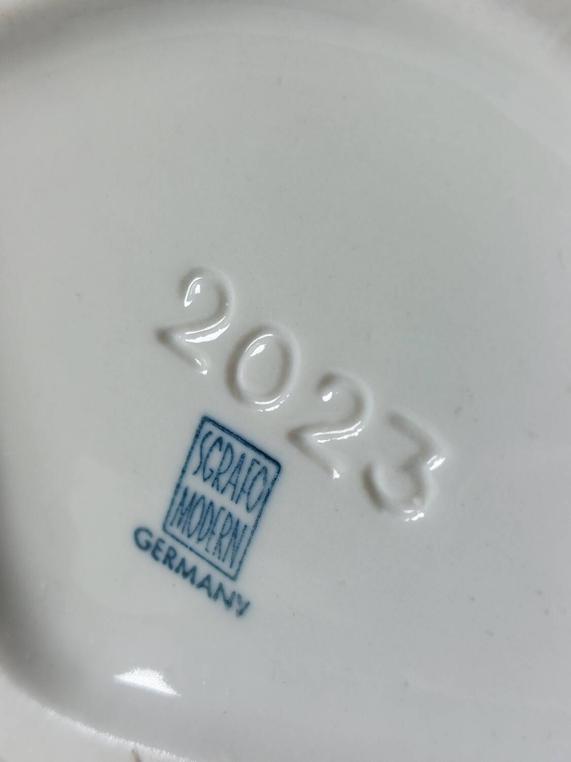 Vase en porcelaine biscuit vintage organique du milieu du siècle par Sgrafo Modern