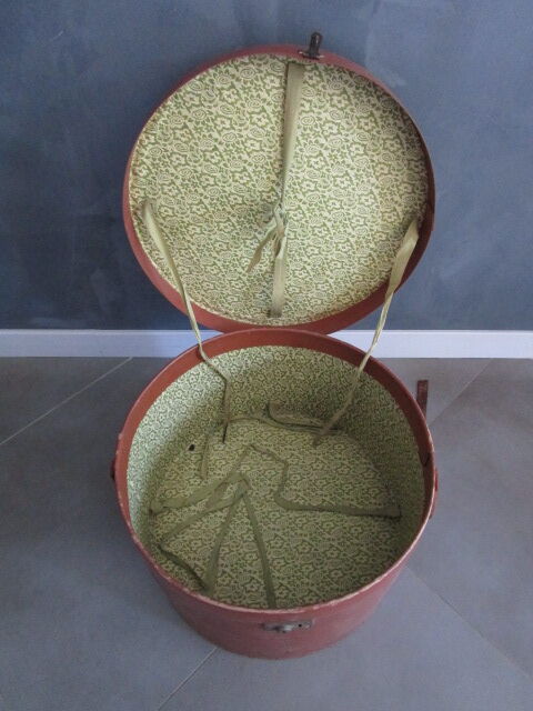 Old hat box