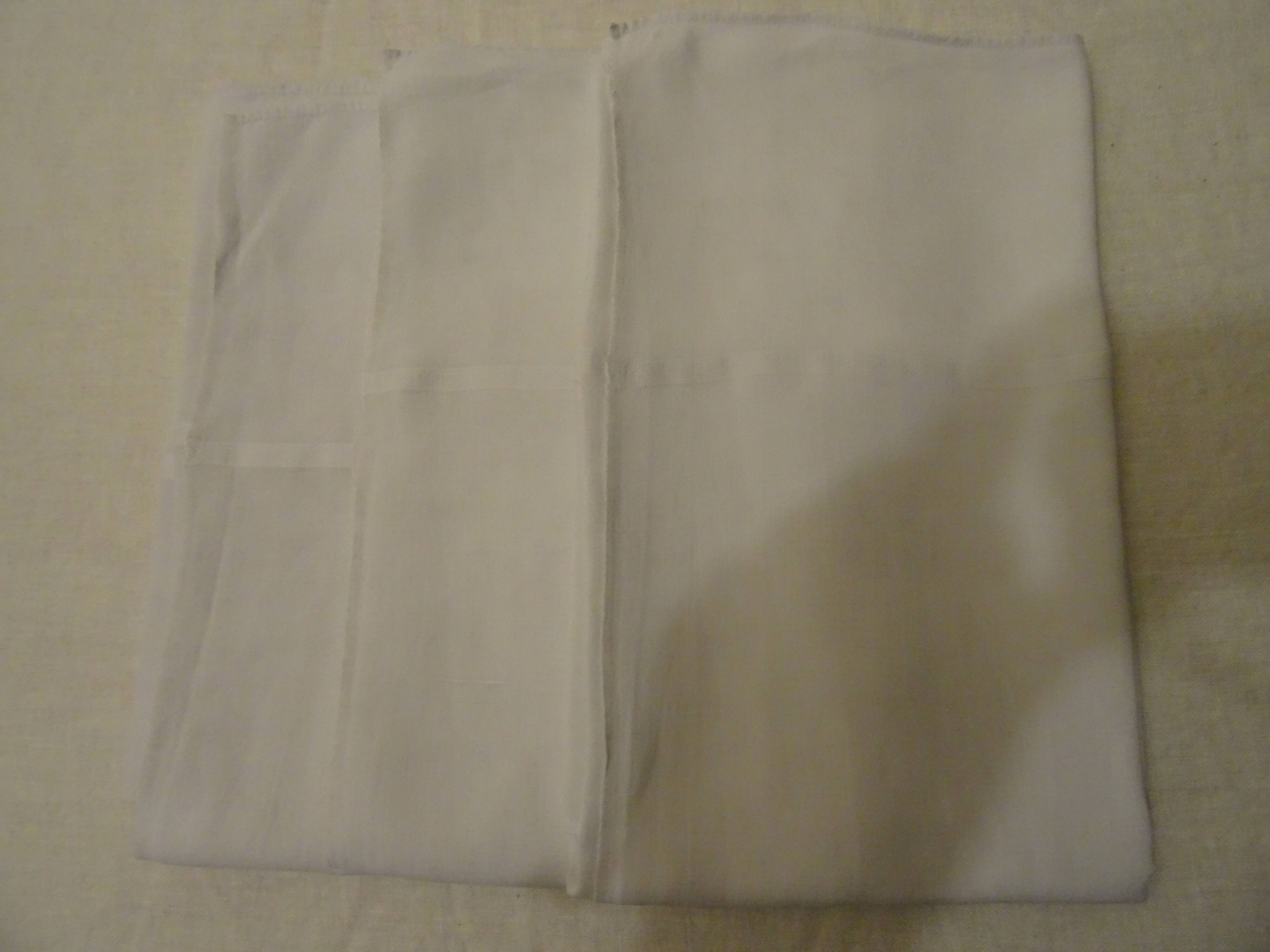 Lot of 3 towels in linen monograms VD