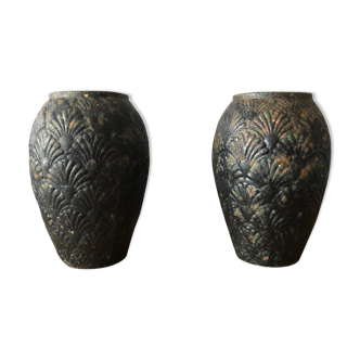 Pots de fleurs en fonte