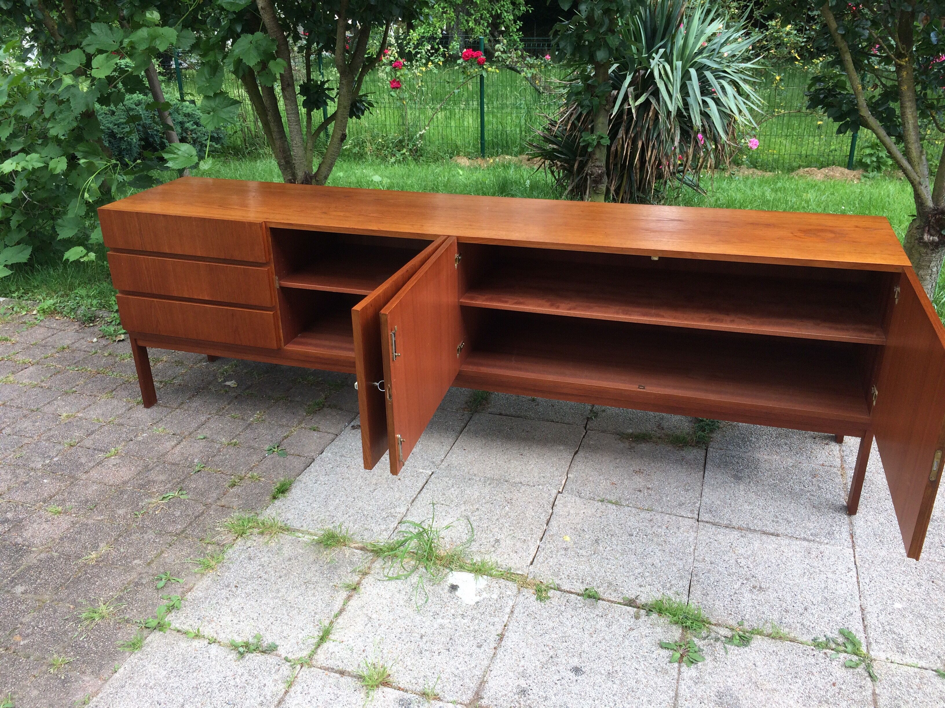 Vintage straight feet 3-door sideboard