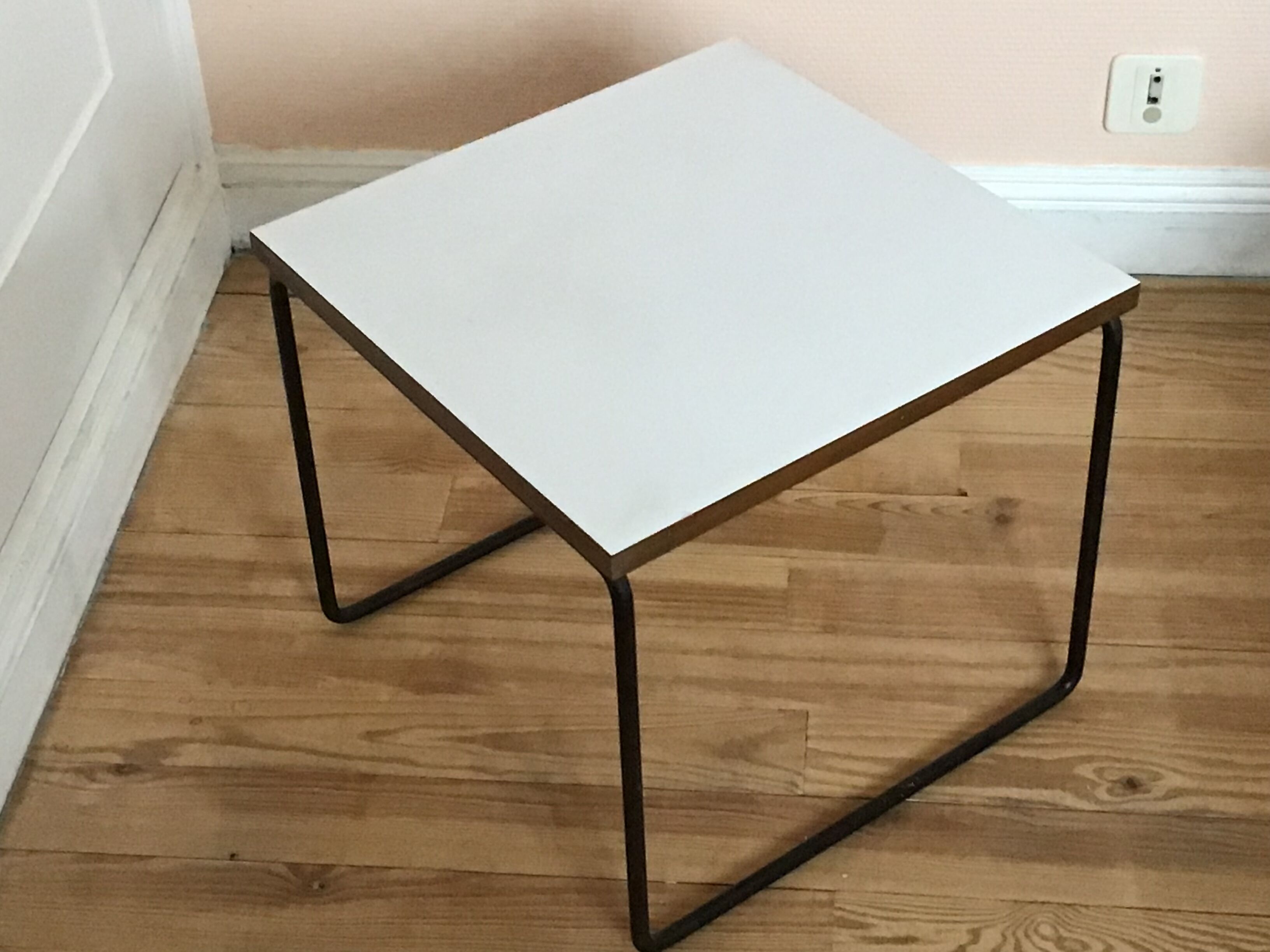 Flying table Pierre Guariche Steiner