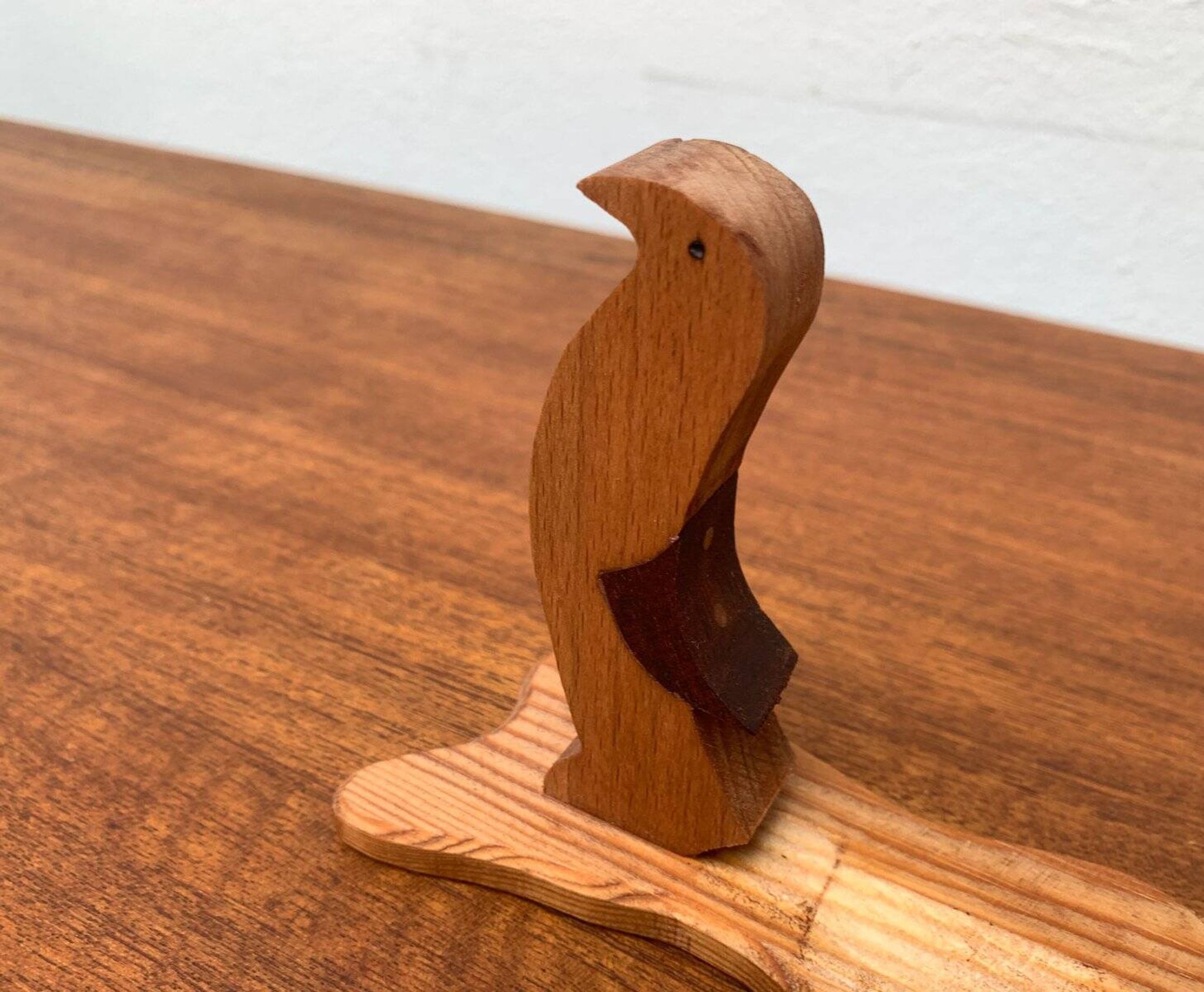 Vintage wooden penguin sculpture, set of 3.
