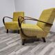 Paire de fauteuils par Jindrich Halabala