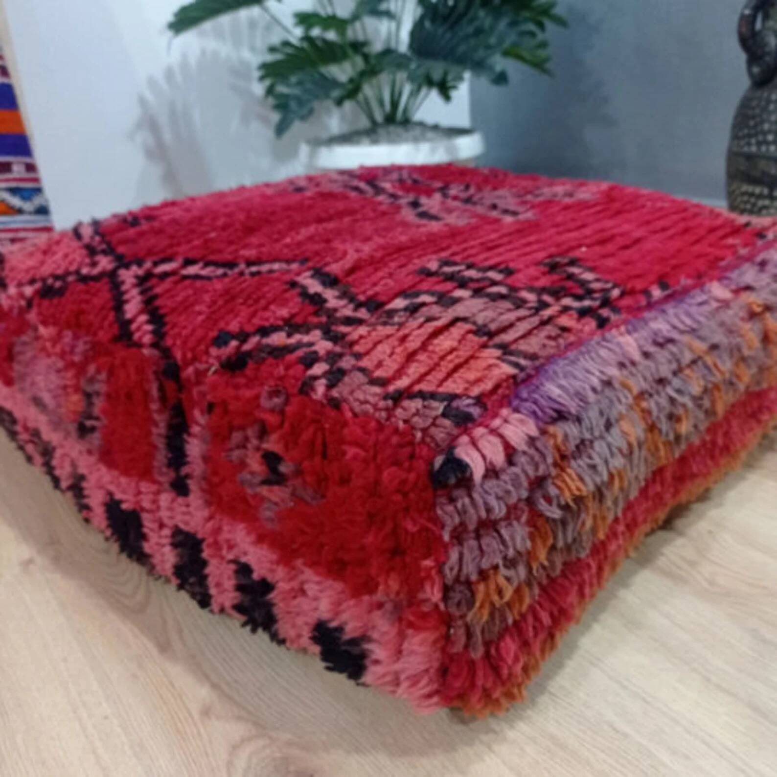 Handmade Berber pouf in wool 60 X 60 X 20 CM