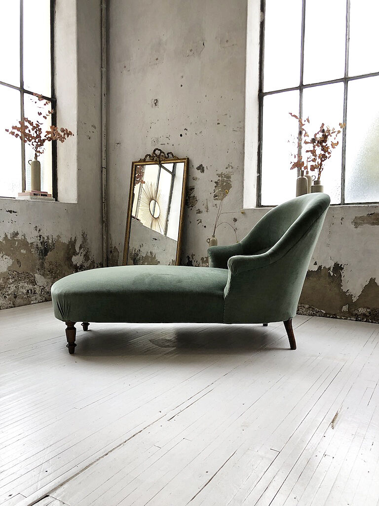 Meridian Napoleon III green velvet