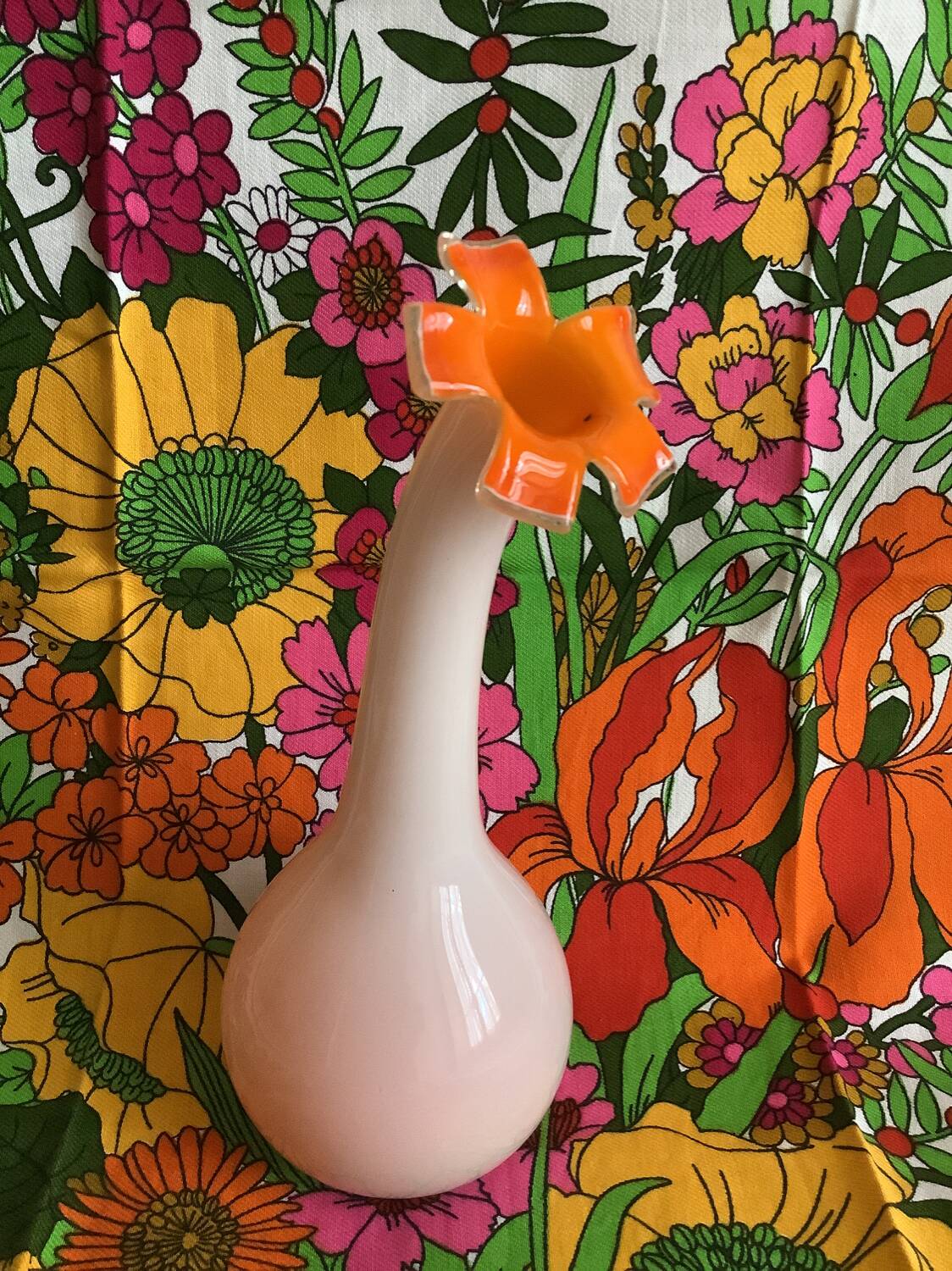 Opaline soliflore vase