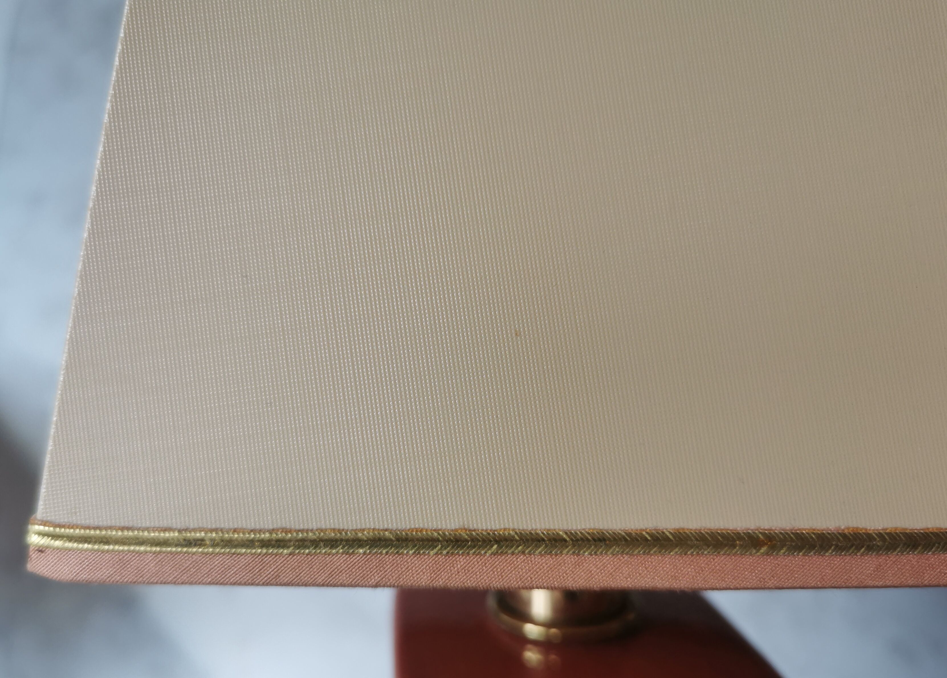 Coral lamp and gold house Le Dauphin