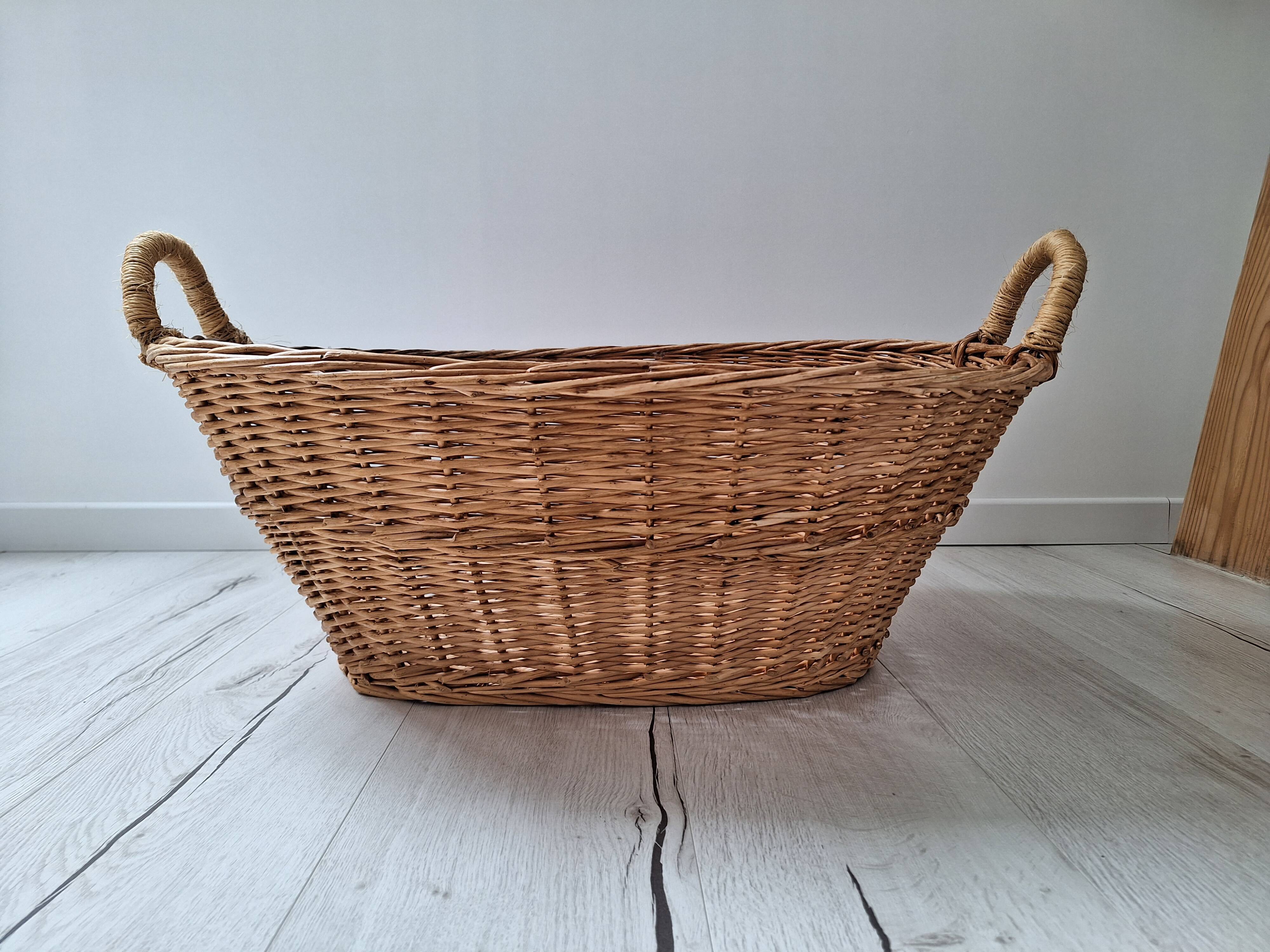 Wicker basket / basket