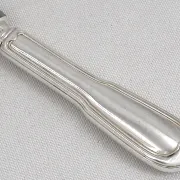 Christofle Chinon, Set of 12 silver-plated table knives in excellent condition.