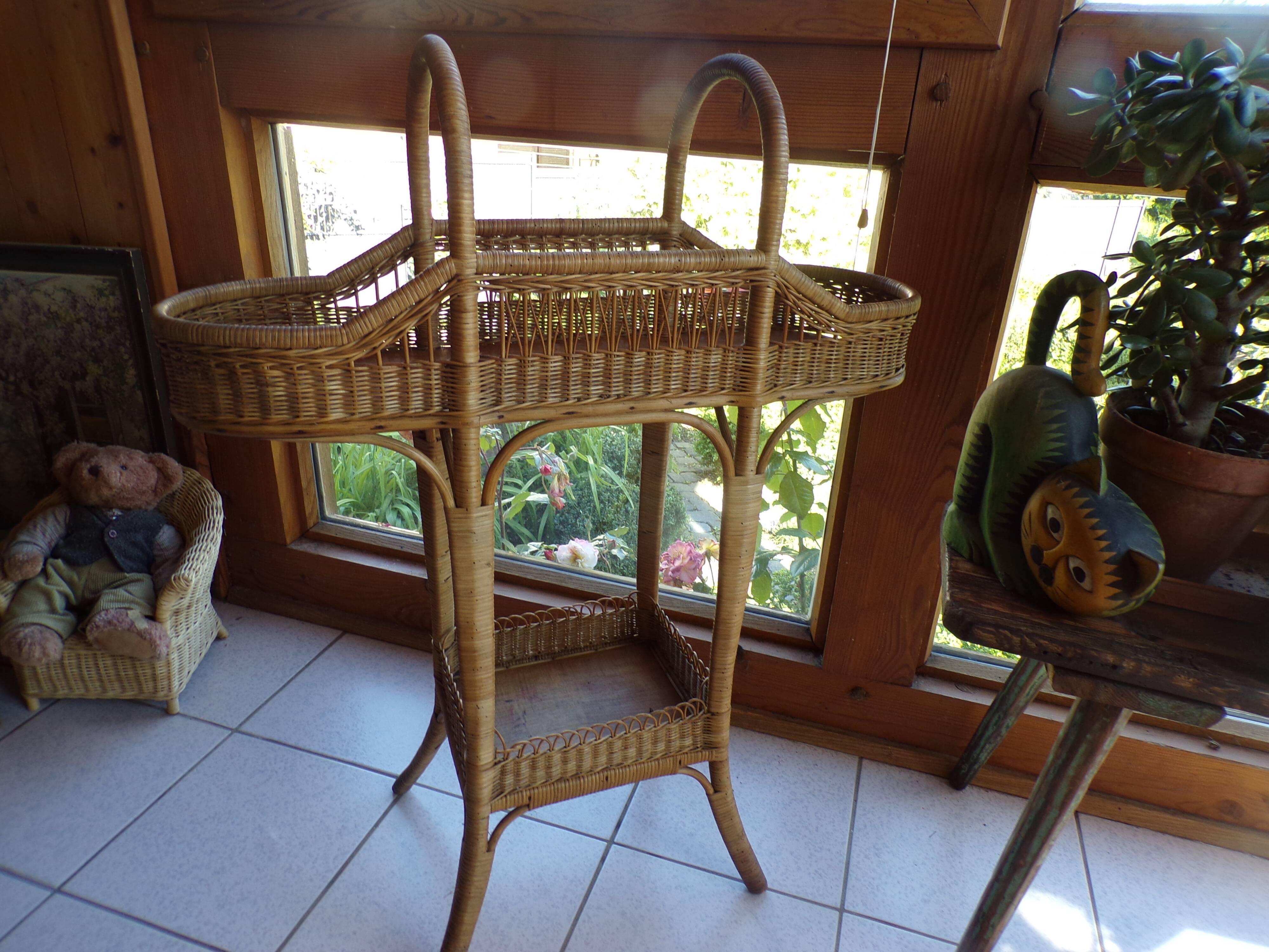 Porte plante d'interieur  osier  et rotin