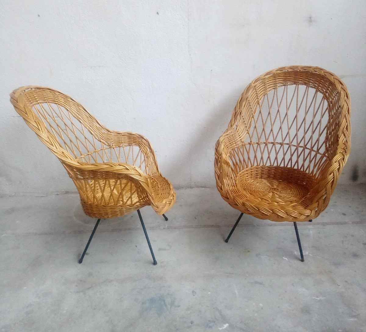 Paire de fauteuils rotin pied métal vintage