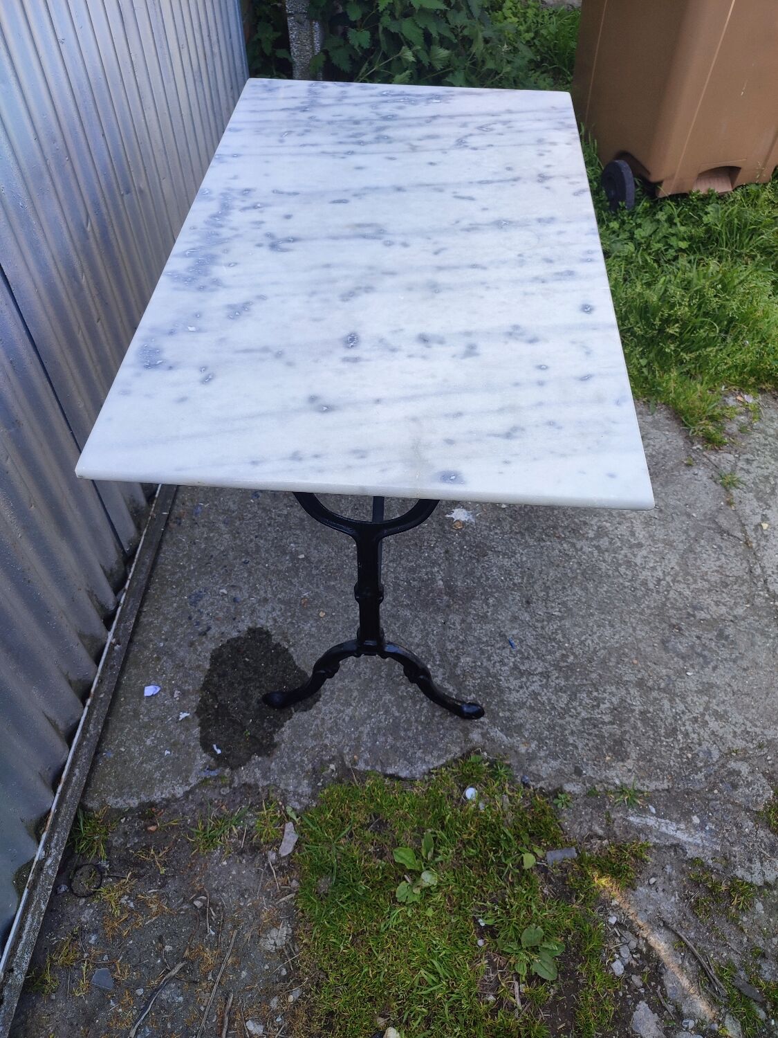 Table café bistro marble stone