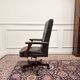 Chaise de bureau Chesterfield anglaise en cuir bordeaux