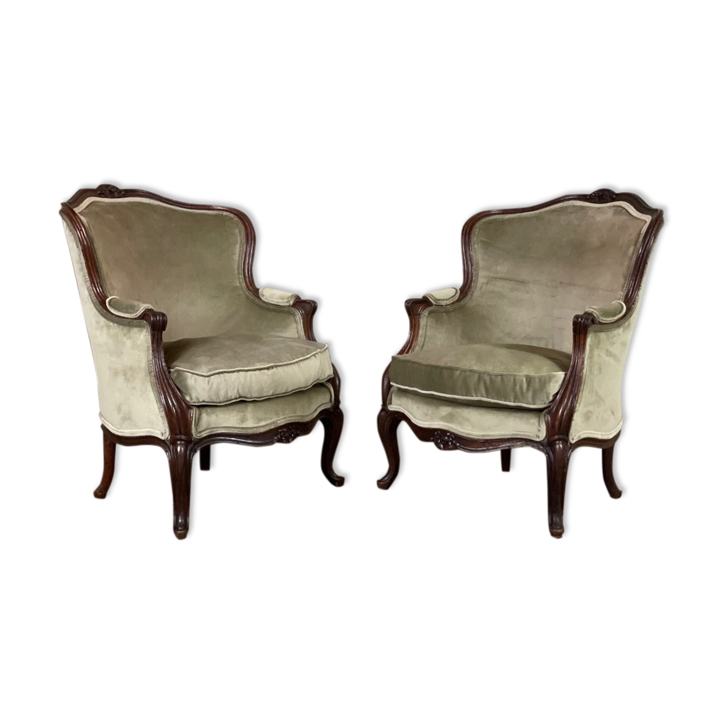 Pair of Louis XV style shepherdesses in carved wood, circa 1880
