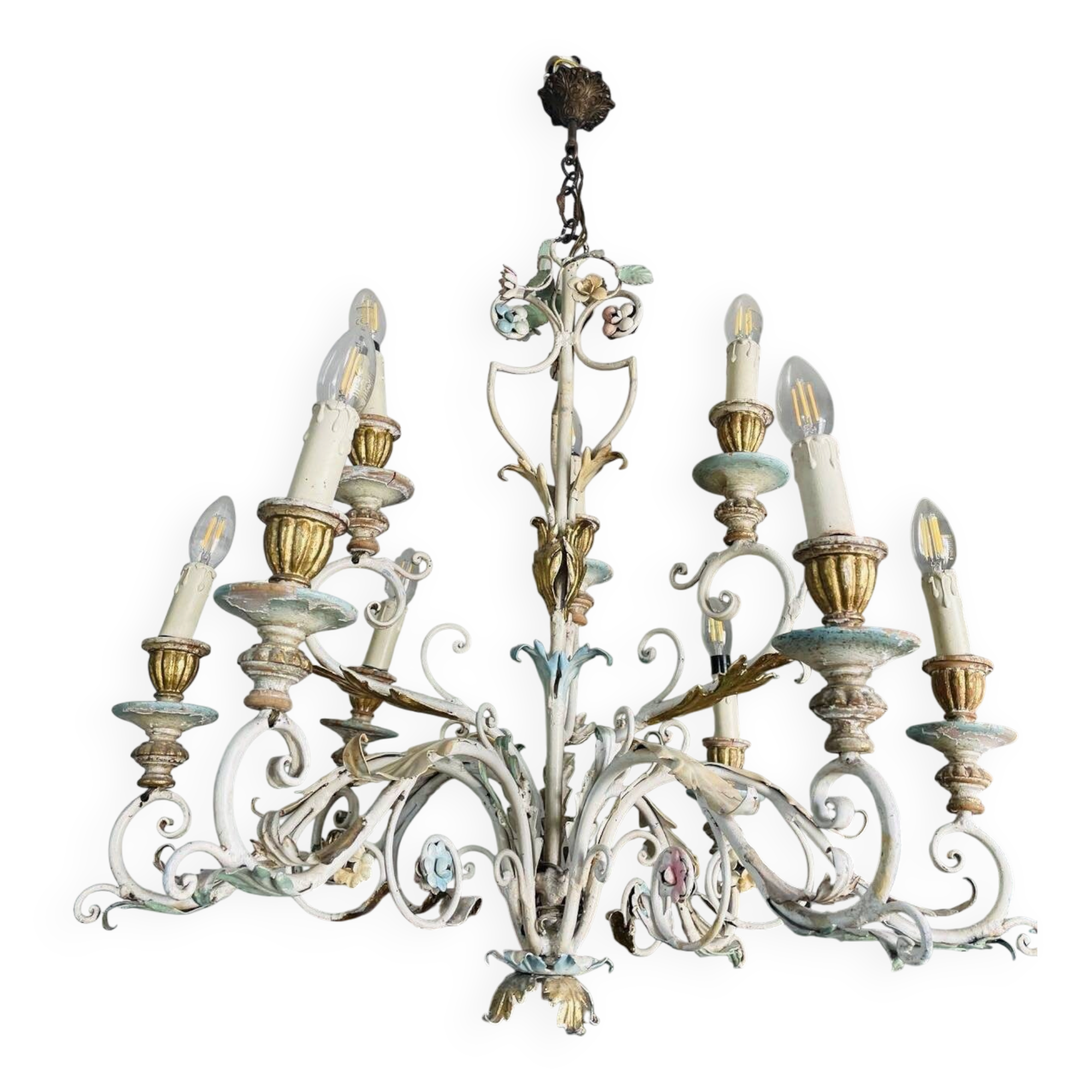Lustre à bougies en fer forgé avec fleurs