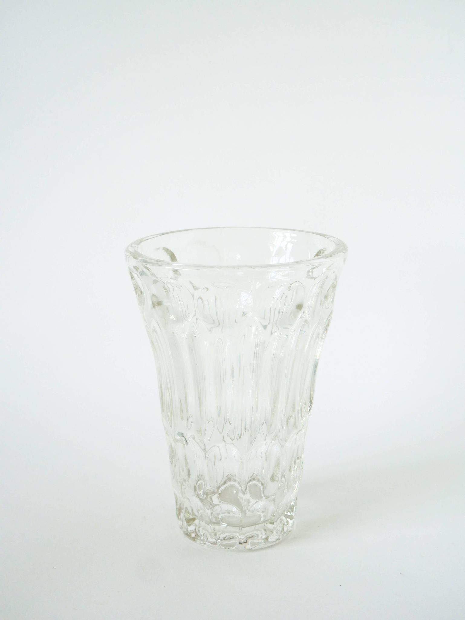 Large molded glass vase, Art Deco, 1930 - 20 x 13 cm