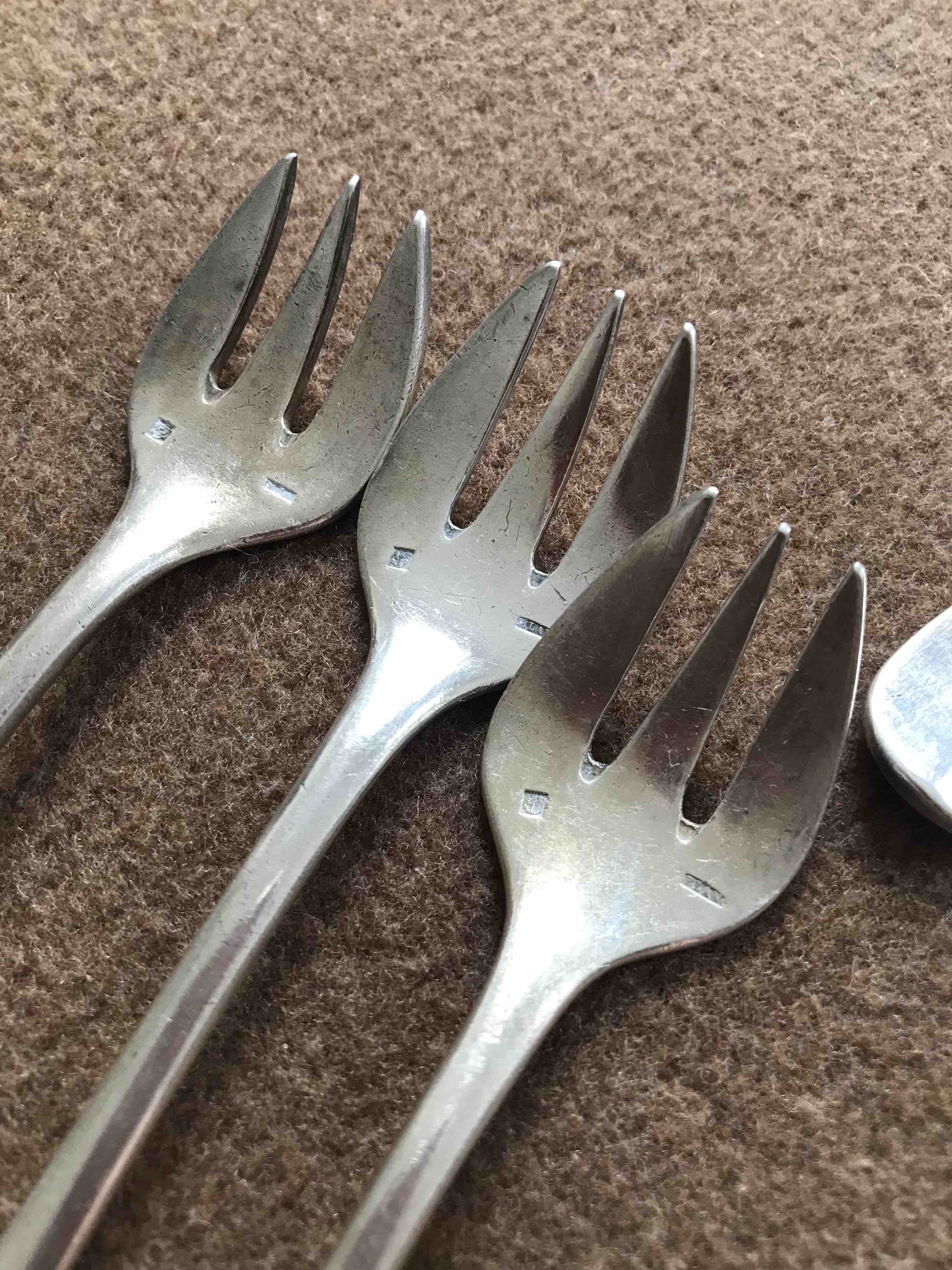 12 Silver metal oyster forks in their box