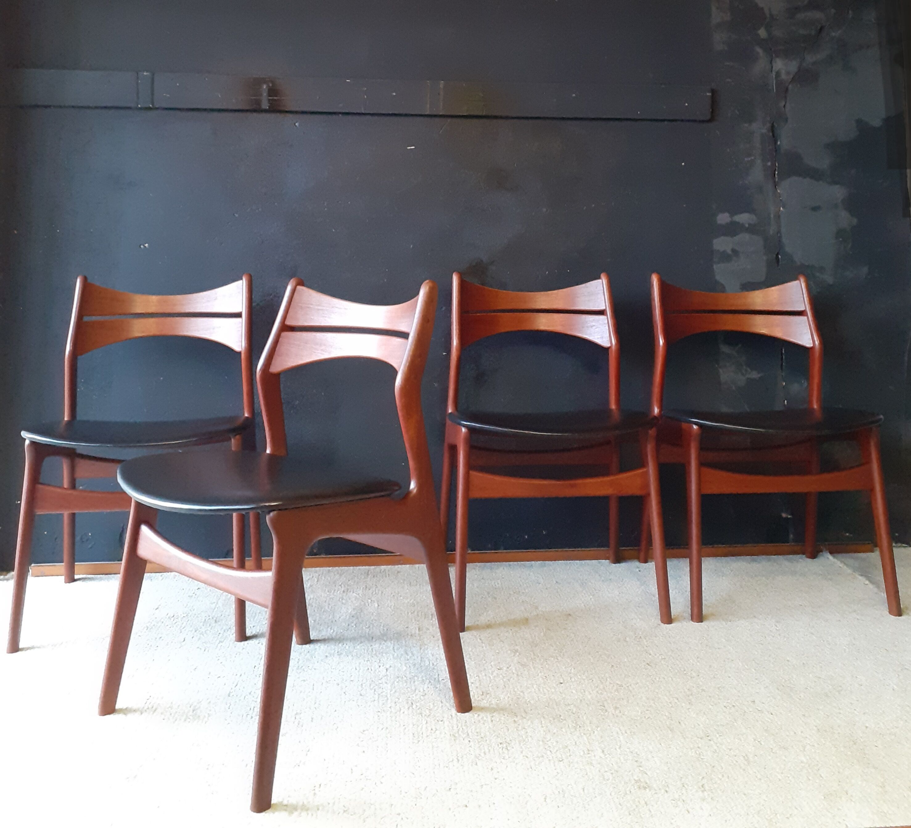 4 Danish chairs in solid teak, model 310 , design Erik Buch