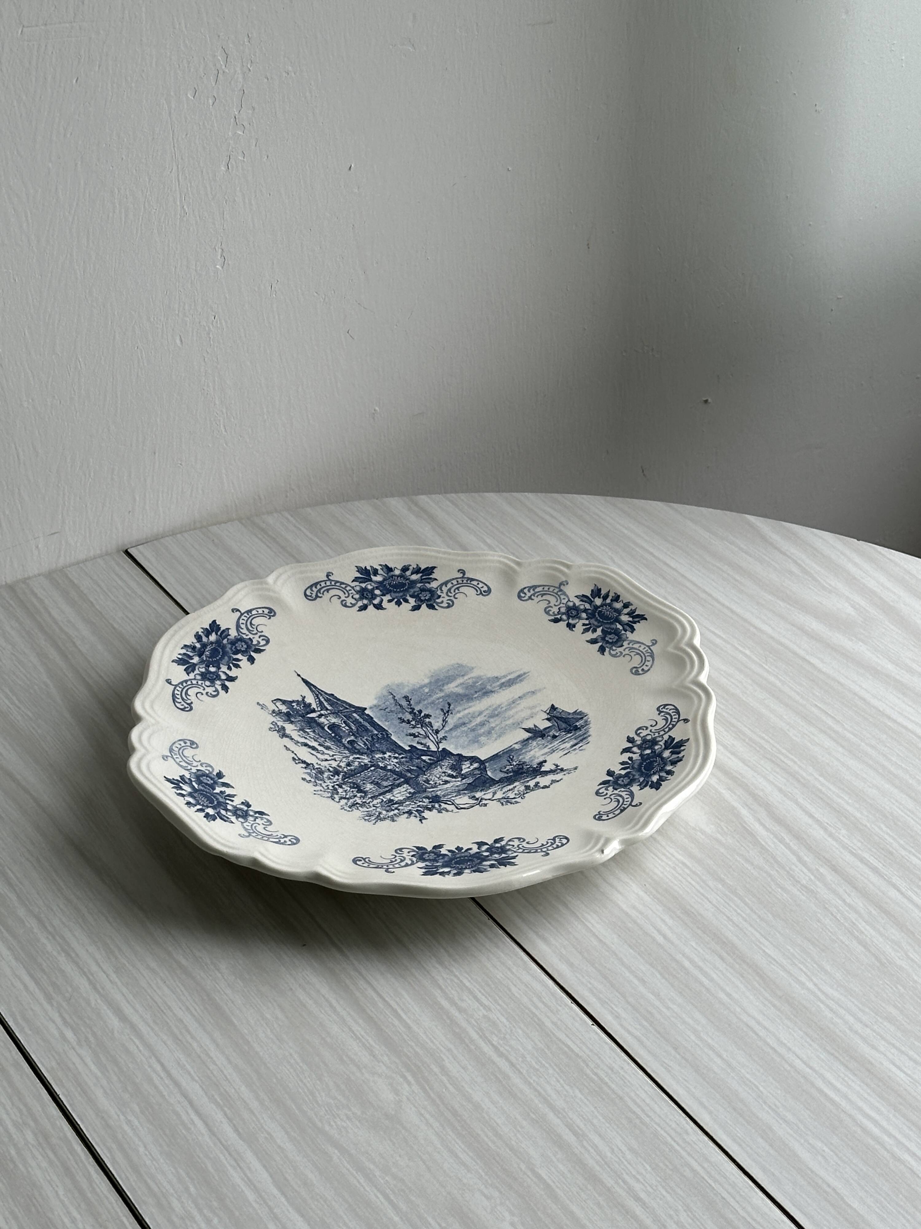 Plate - presentation dish in Sarreguemines earthenware, "Surrey" collection
