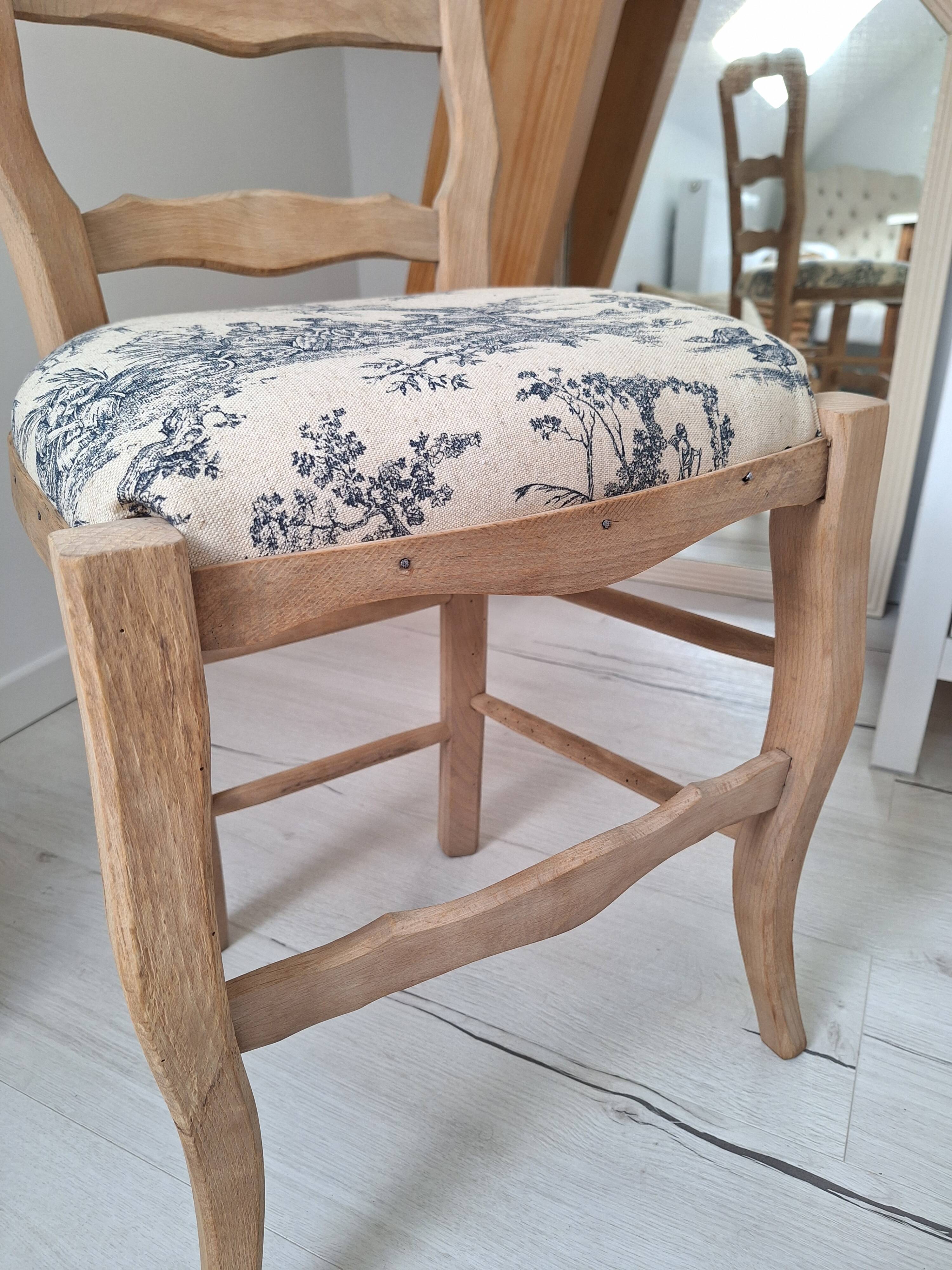 Country chair in blue toile de Jouy