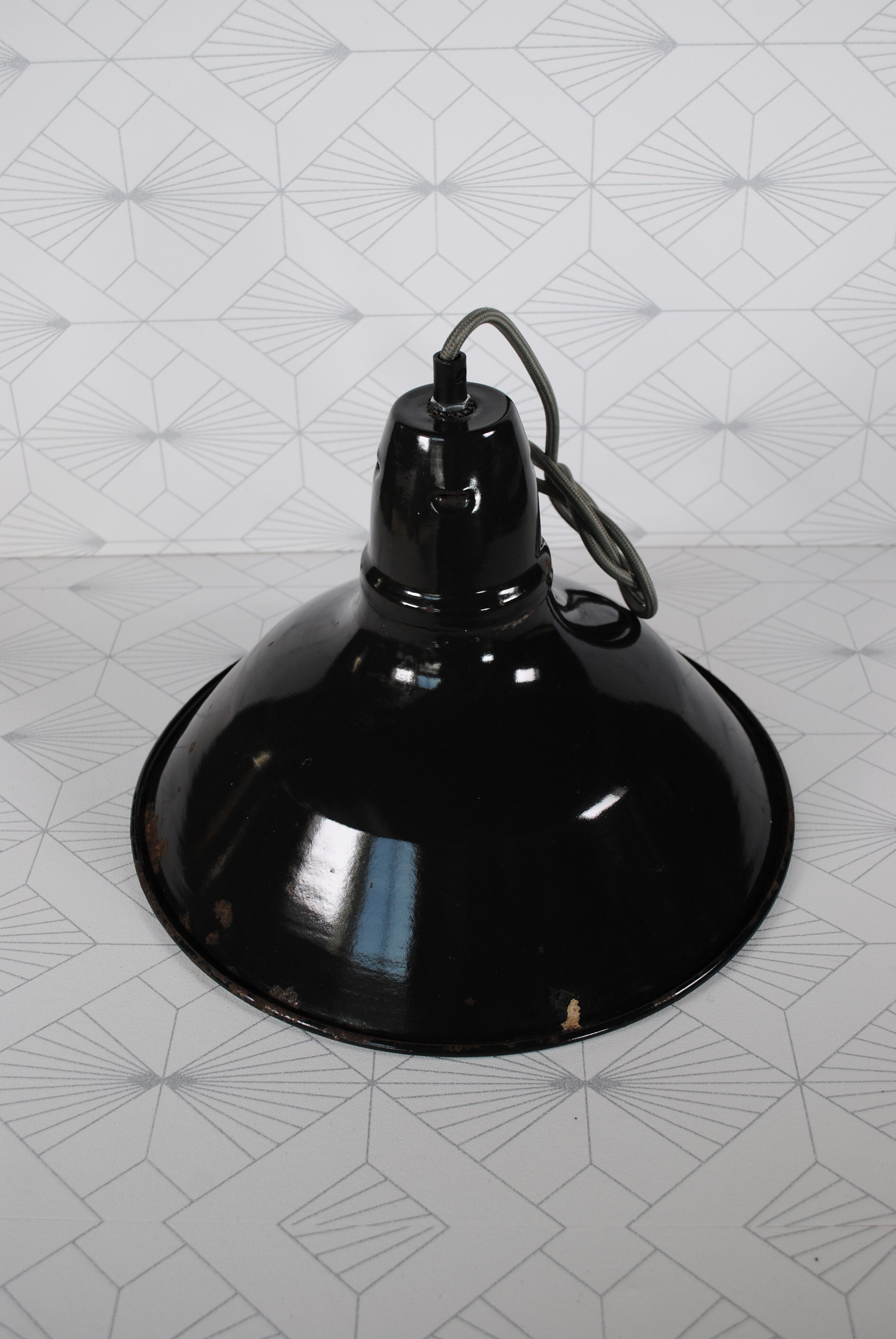 Enamelled industrial hanging