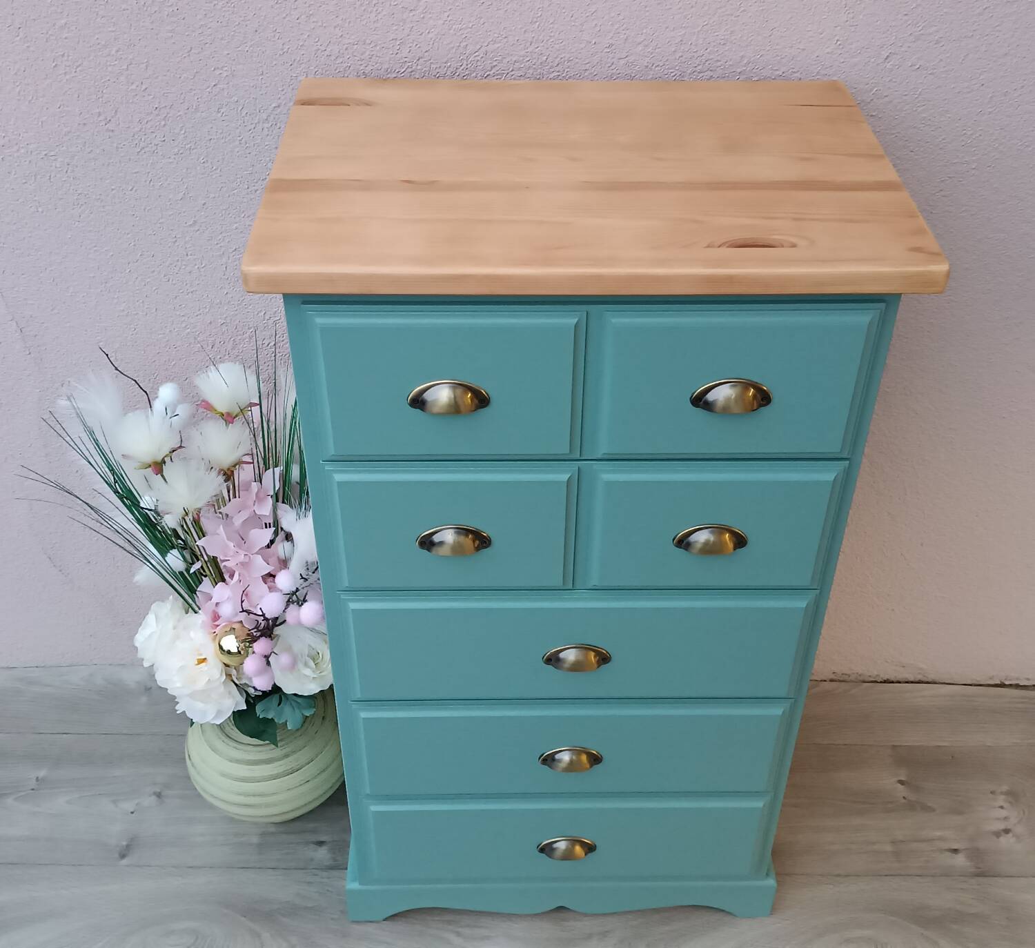 Chest of drawers