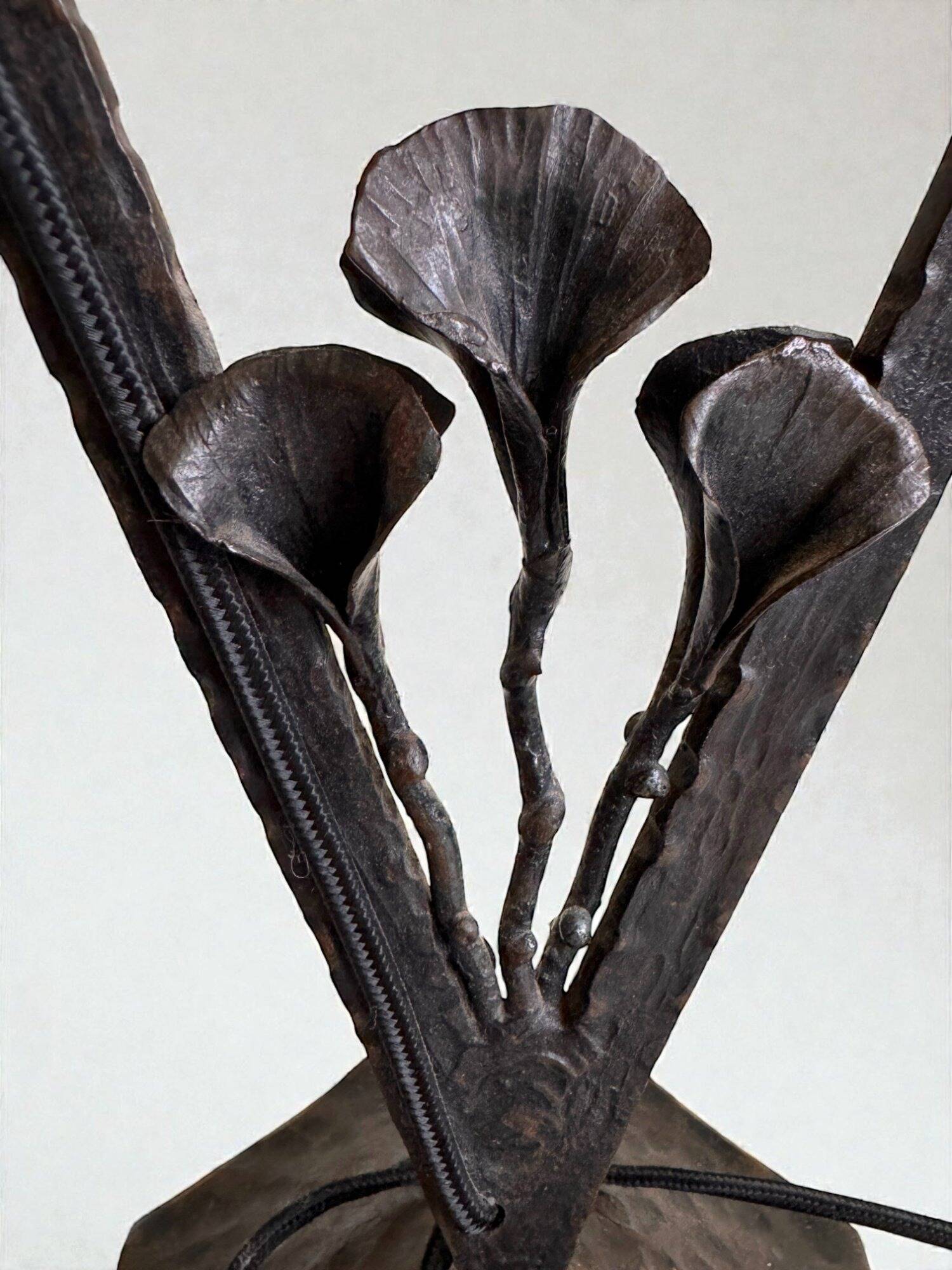 Art Deco lamp by Muller Frères Lunéville, signed glass, 1920.