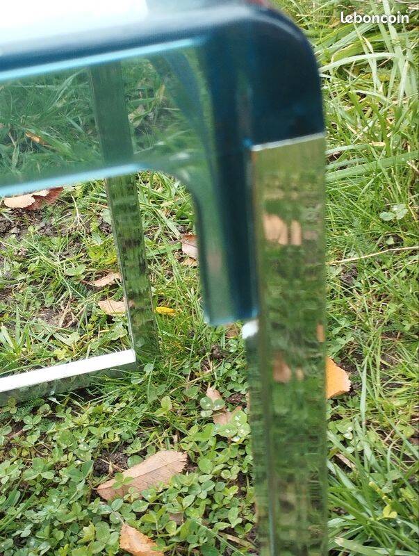 Table d’appoint vintage en plexiglas bleu et acier – Marc Berthier pour Prisunic