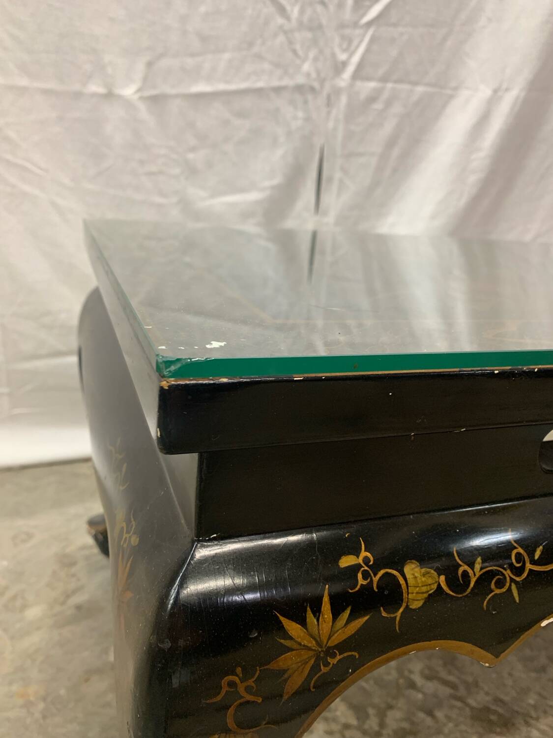 Vintage Japanese-style coffee table in painted lacquered wood