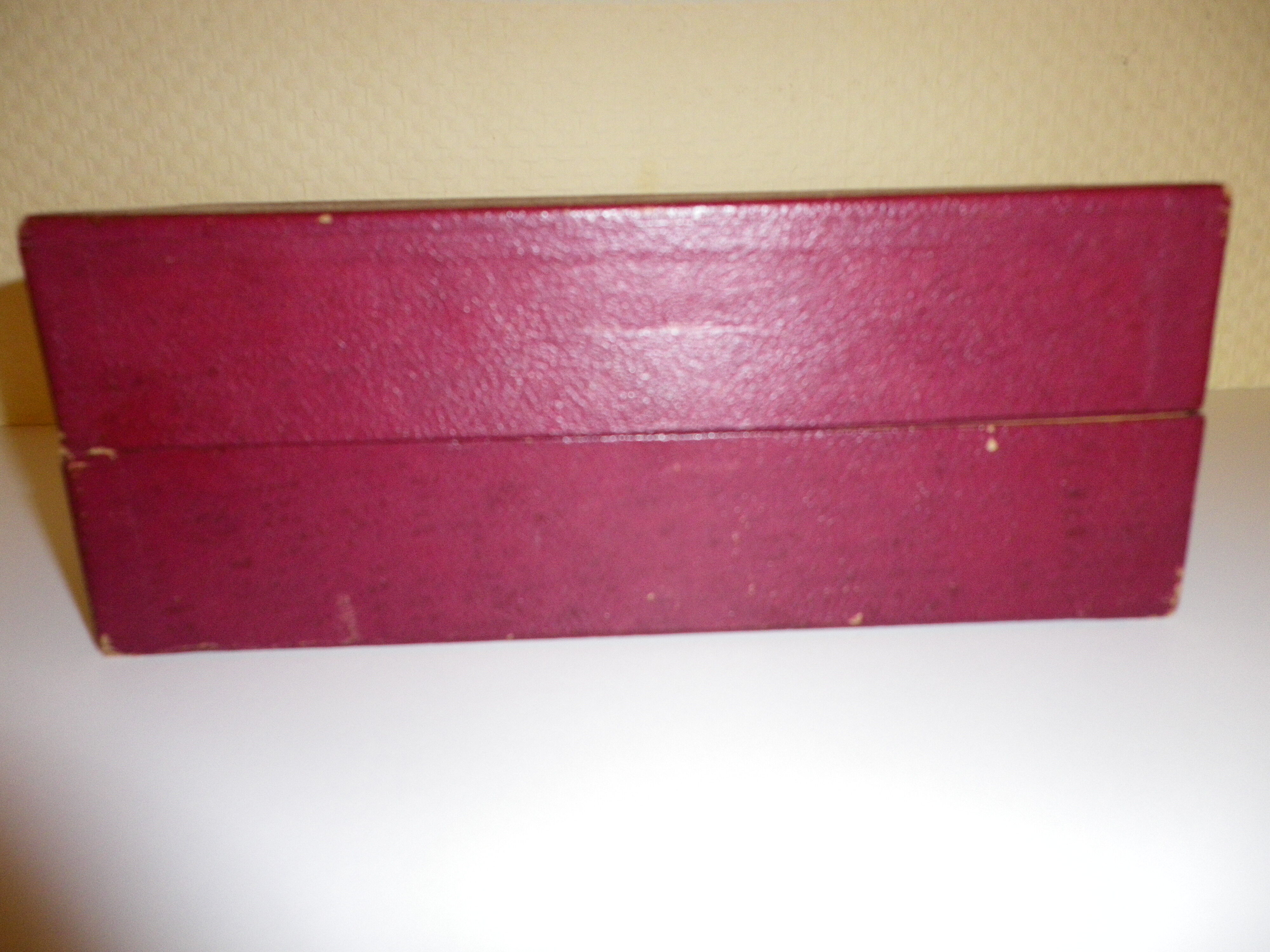 12 under crystal glasses in their original box 1960