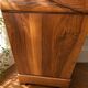 Commode d’époque Louis-Philippe en ronce de noyer, milieu du XIXe siècle
