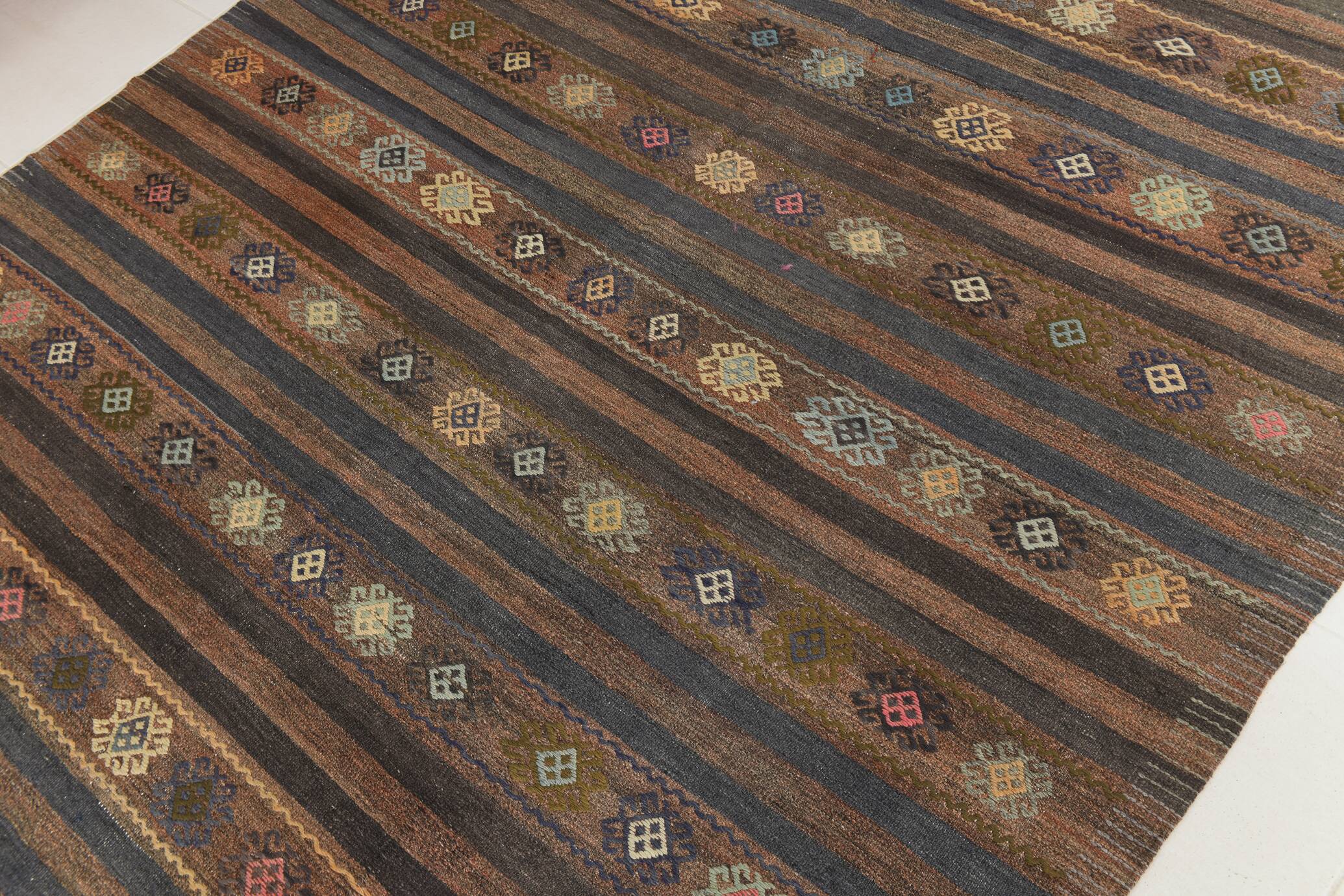 6x9 Brown Grenn Handmade Persian Kilim Rug, 187x286Cm