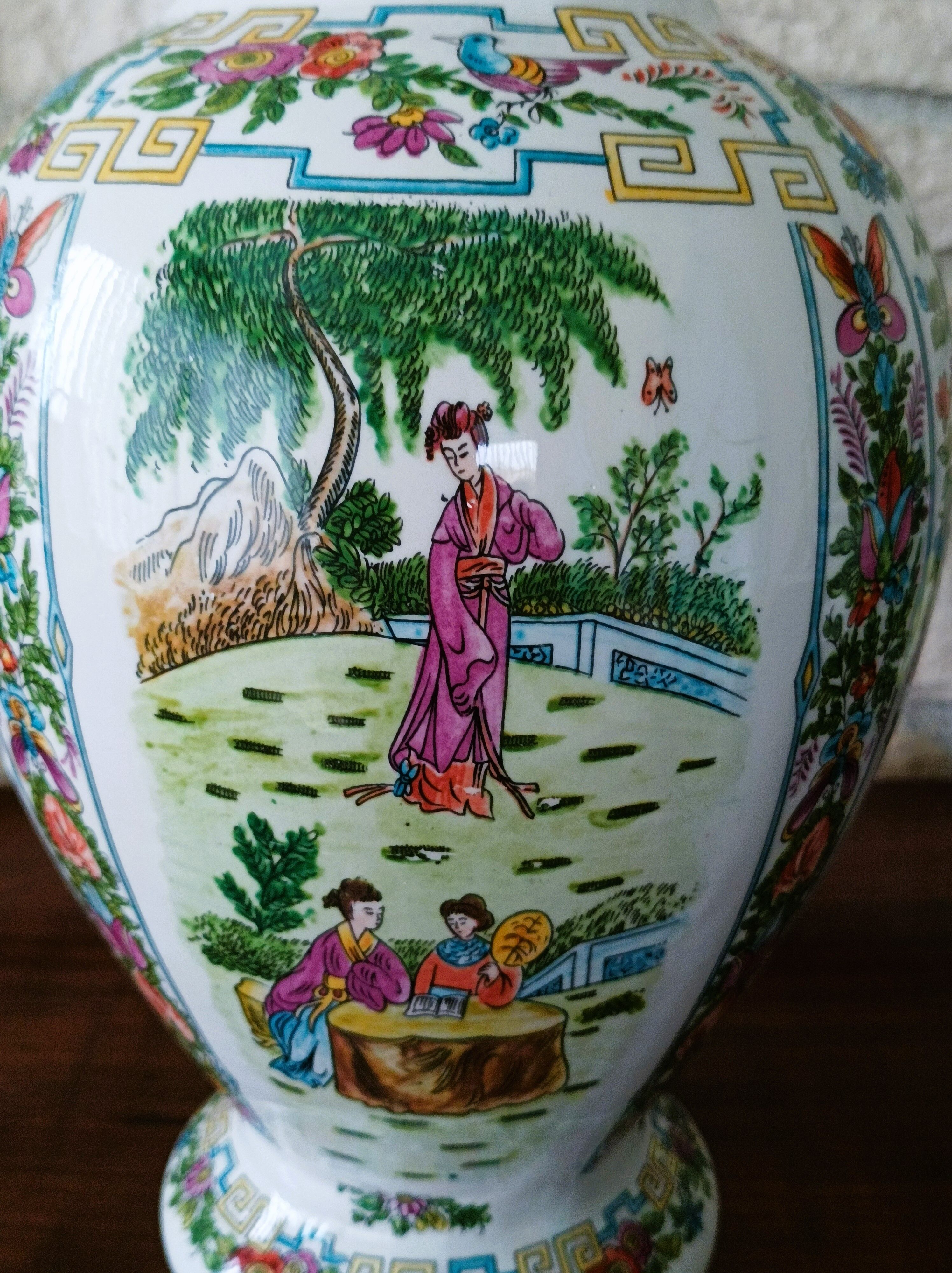 Large chinese vase signed