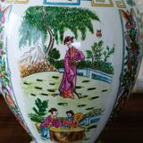 Large chinese vase signed