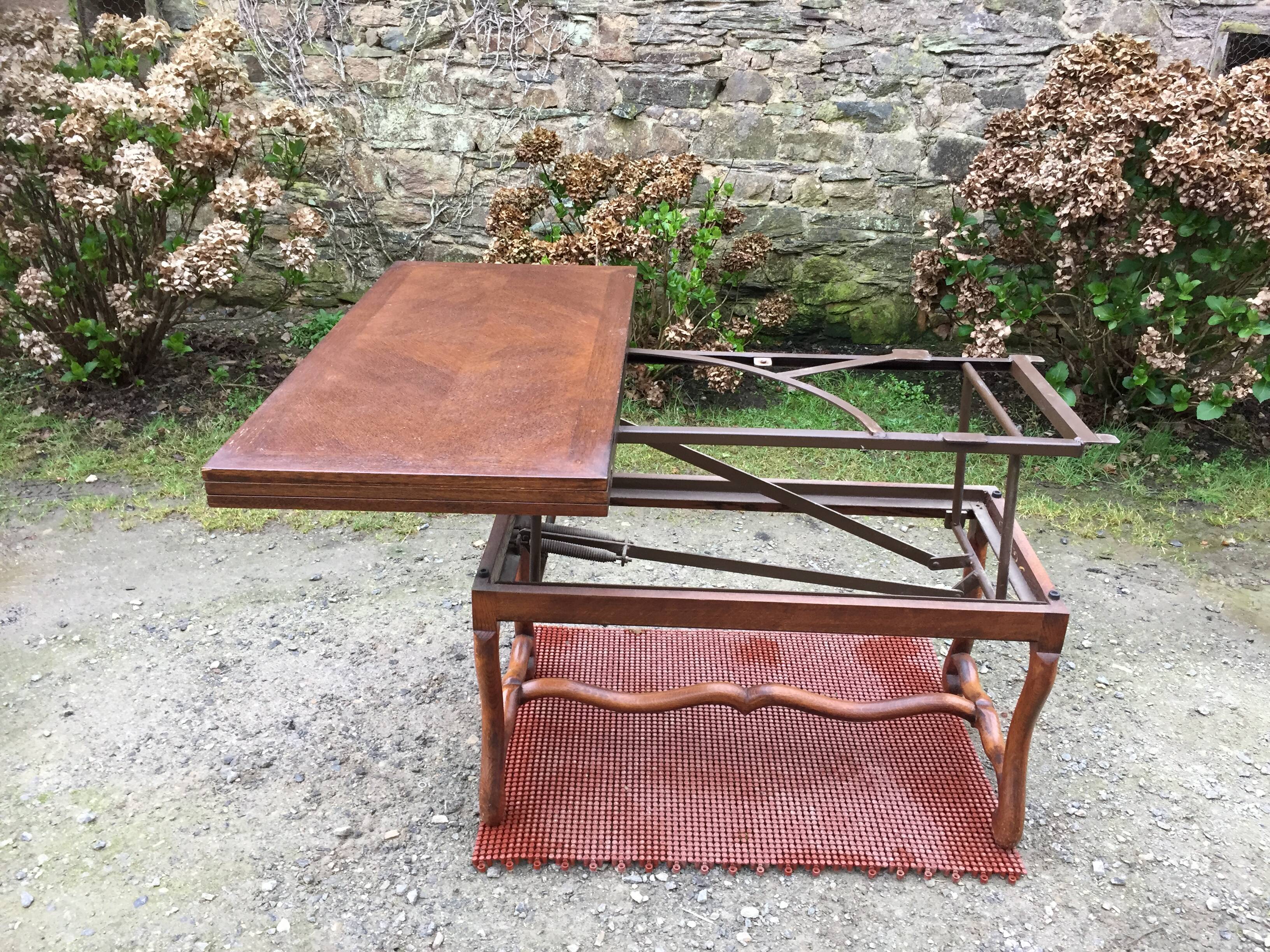 Modular vintage oak coffee table with Albert Ducrot's magical system