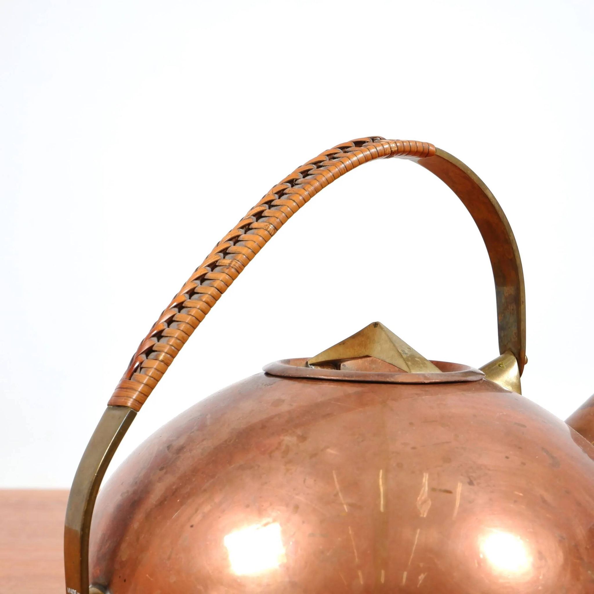 Théière Carl Auböck modèle 3879 en cuivre / laiton